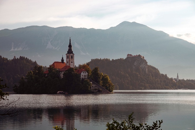 m jezero bled ve slovinsku adobe stock 1