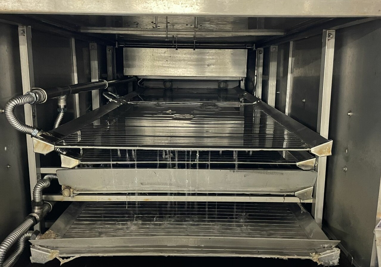 Vypadá to jednoduše. Ale tyhle rošty dokážou ušetřit hodně, opravdu hodně tepla (foto: Zdeněk Strnad) sutka1 small