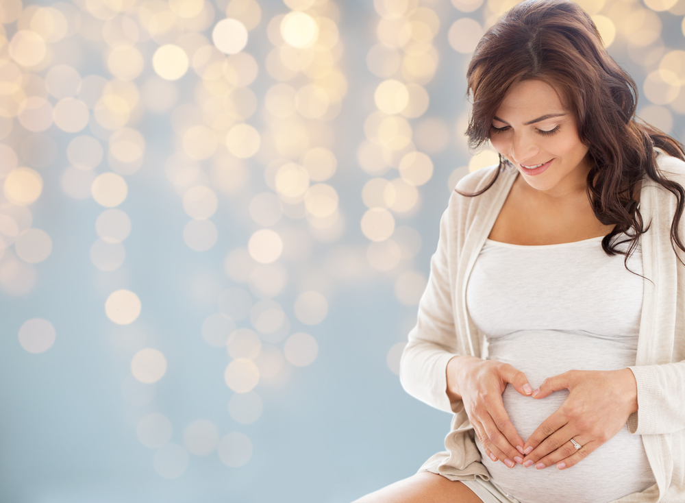 Výsledky výzkumu potvrdily, že šest datlí denně zaručí kratší porod a menší potřebu léků. tehotenstvi shutterstock 520159816