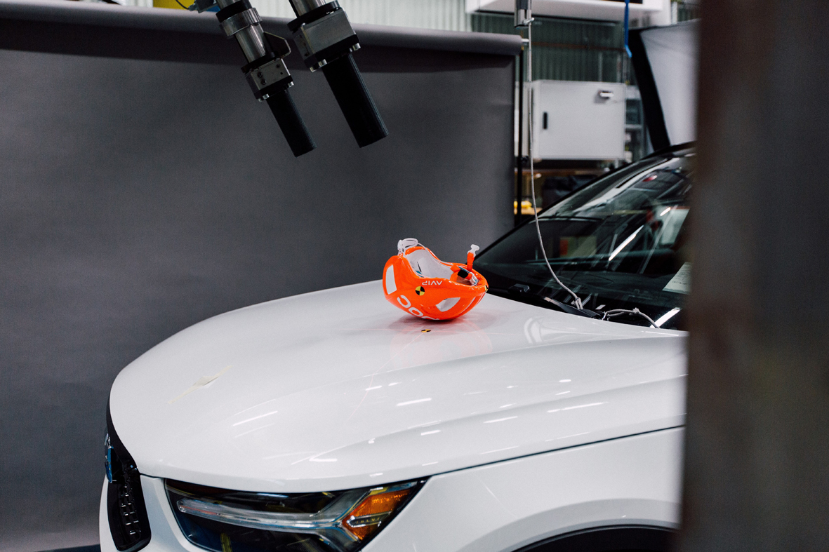 253947 volvo cars and poc develop world first car bike helmet crash test