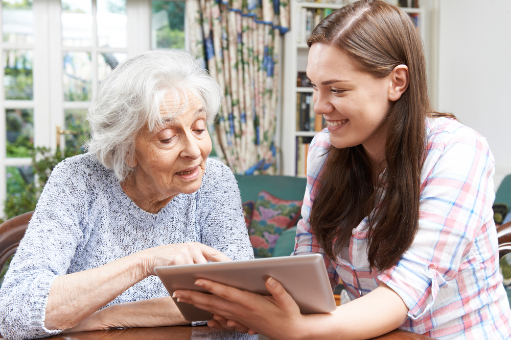 senior internet 296430281