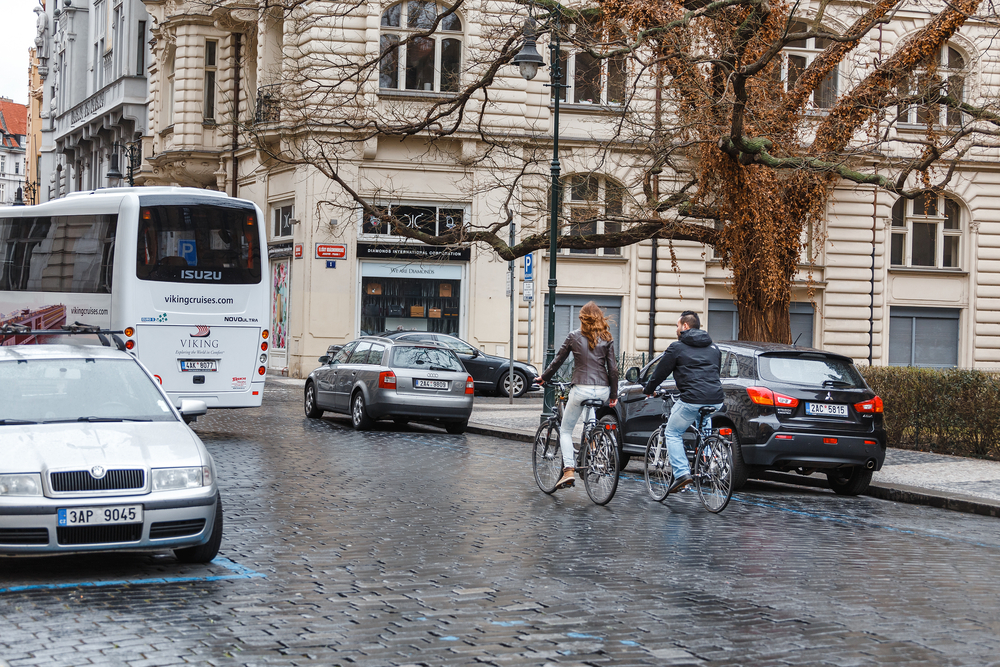 Budou moci do centra jen auta, která vypouštějí nejnižší objem emisí? kolo praha 613454216