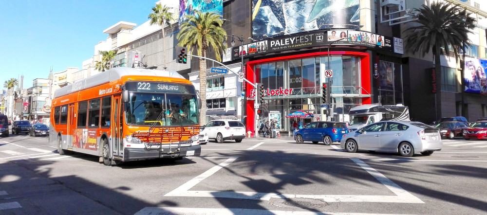 la autobus 1075911371