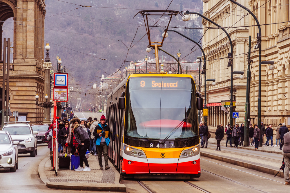 Jezdit tramvají je podle měření emisí pořád zdravější než se vozit autem v zácpách praha tramvaj 1390417580