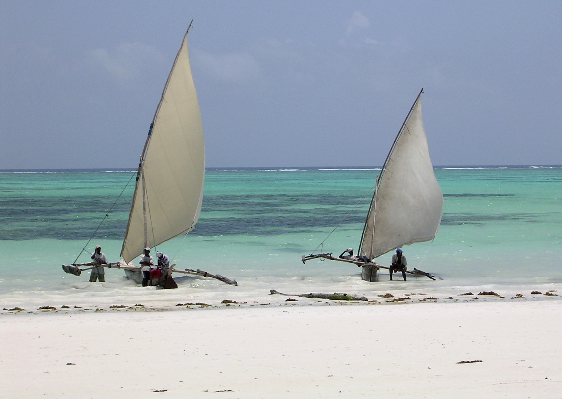Exotika, průzračné moře a pláže s bílým pískem. To je také Zanzibar zanzibar b