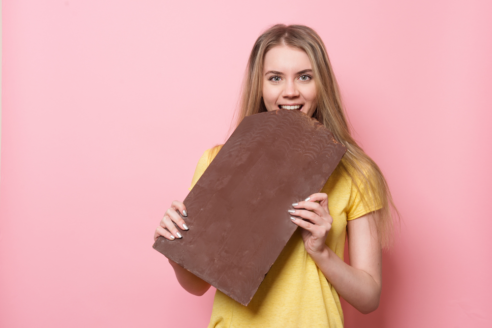 Čokoládu máte tímto povolenou, ale nezapomeňte, jen tu s vysokým obsahem kakaa. cokolada shutterstock 611137352