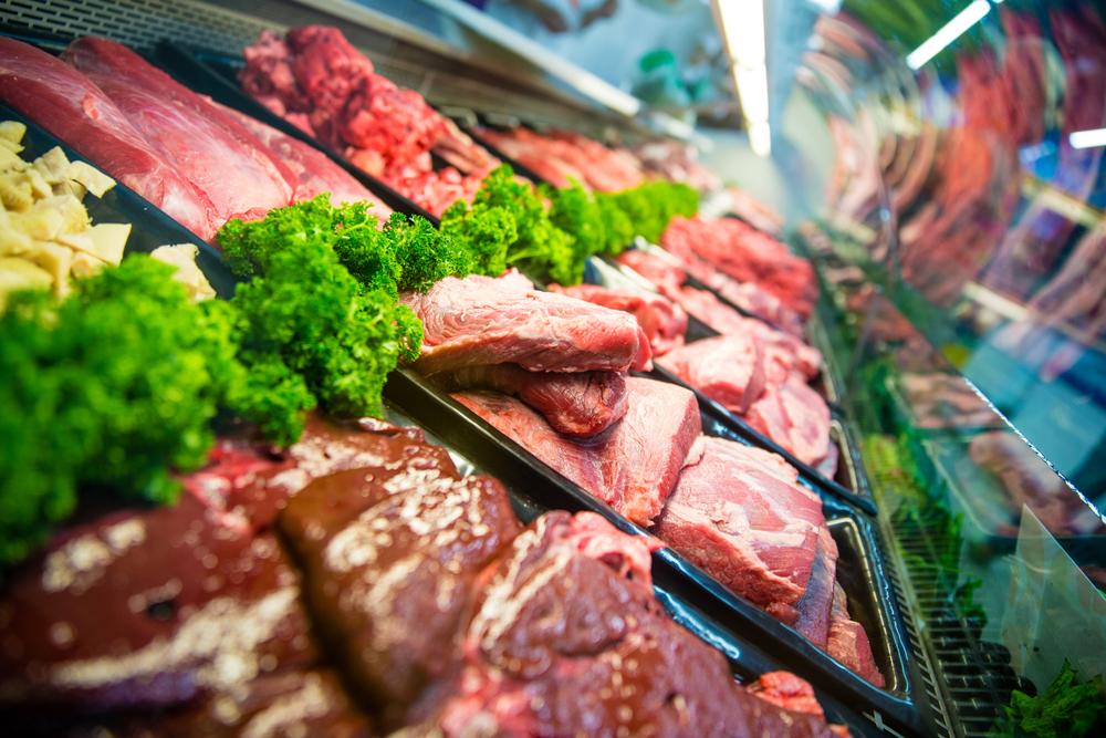 Naprostá většina masa v Česku nedosahuje bio kvality. margit maso shutterstock 127556858